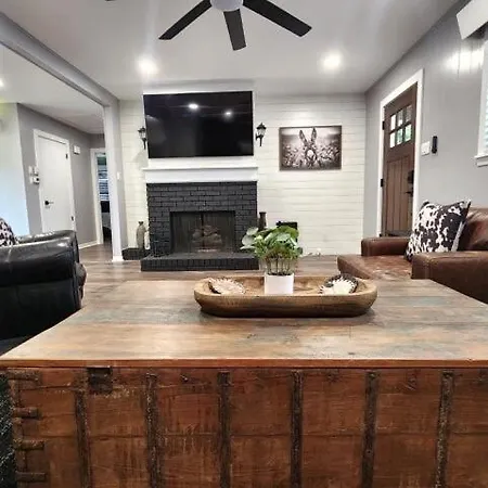 Texas Two-Step Cottage